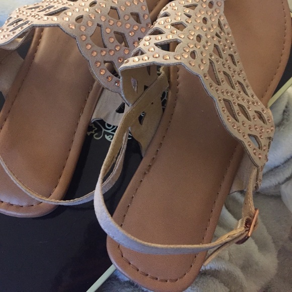 Sandals - Picture 2 of 5